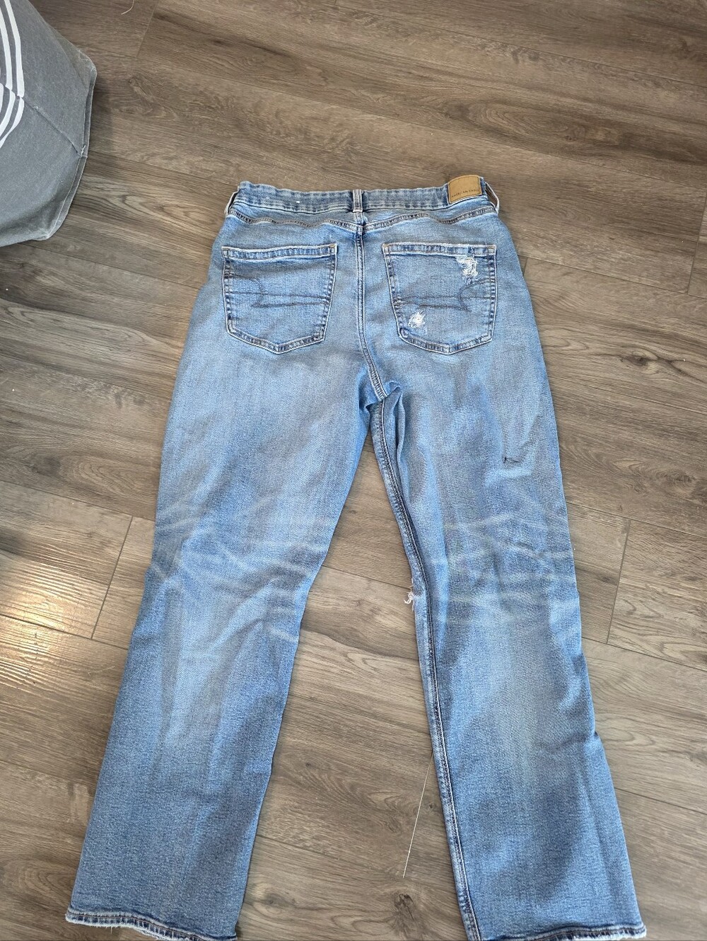 American Eagle Distressed Ripped Knee Jeans Light Wash Straight Leg - Picture 3 of 8